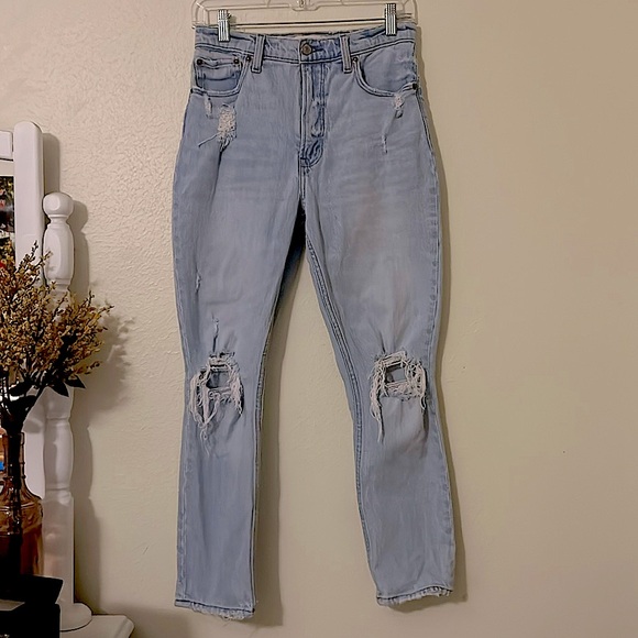 A&F ‘the skinny high rise’ - light destroyed - Picture 3 of 4